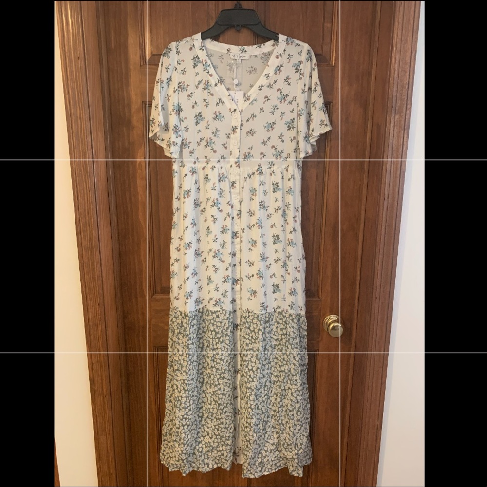 Short sleeved maxi floral dress